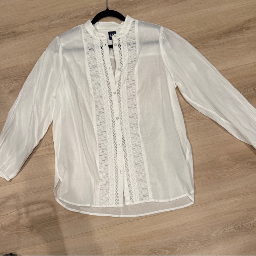 Gap White Button-Up Blouse - 100% cotton - Medium Tall